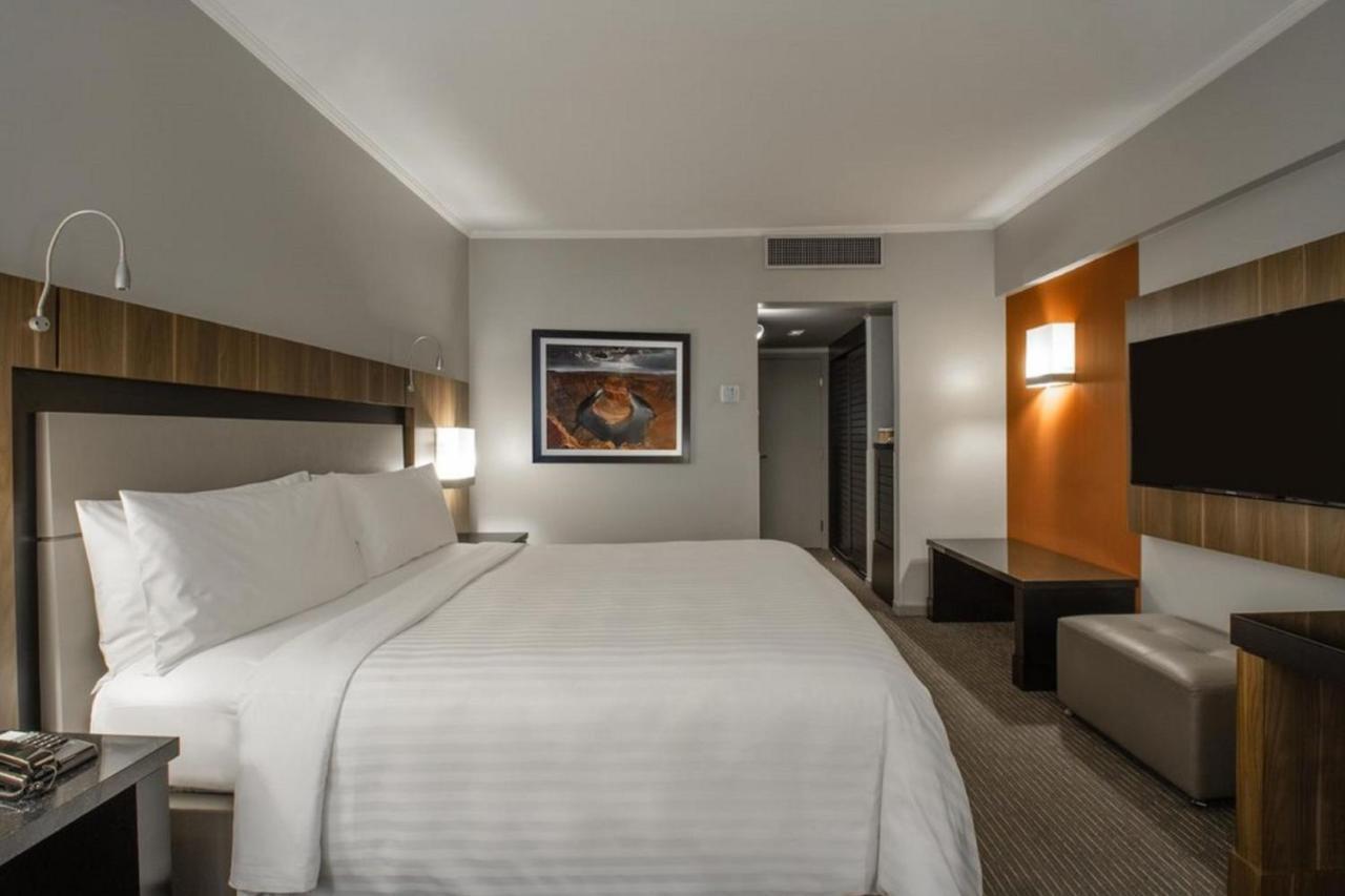상파울로 에어포트 메리어트 호텥 호텔 과룰류스 외부 사진 A room at the Hilton San Francisco