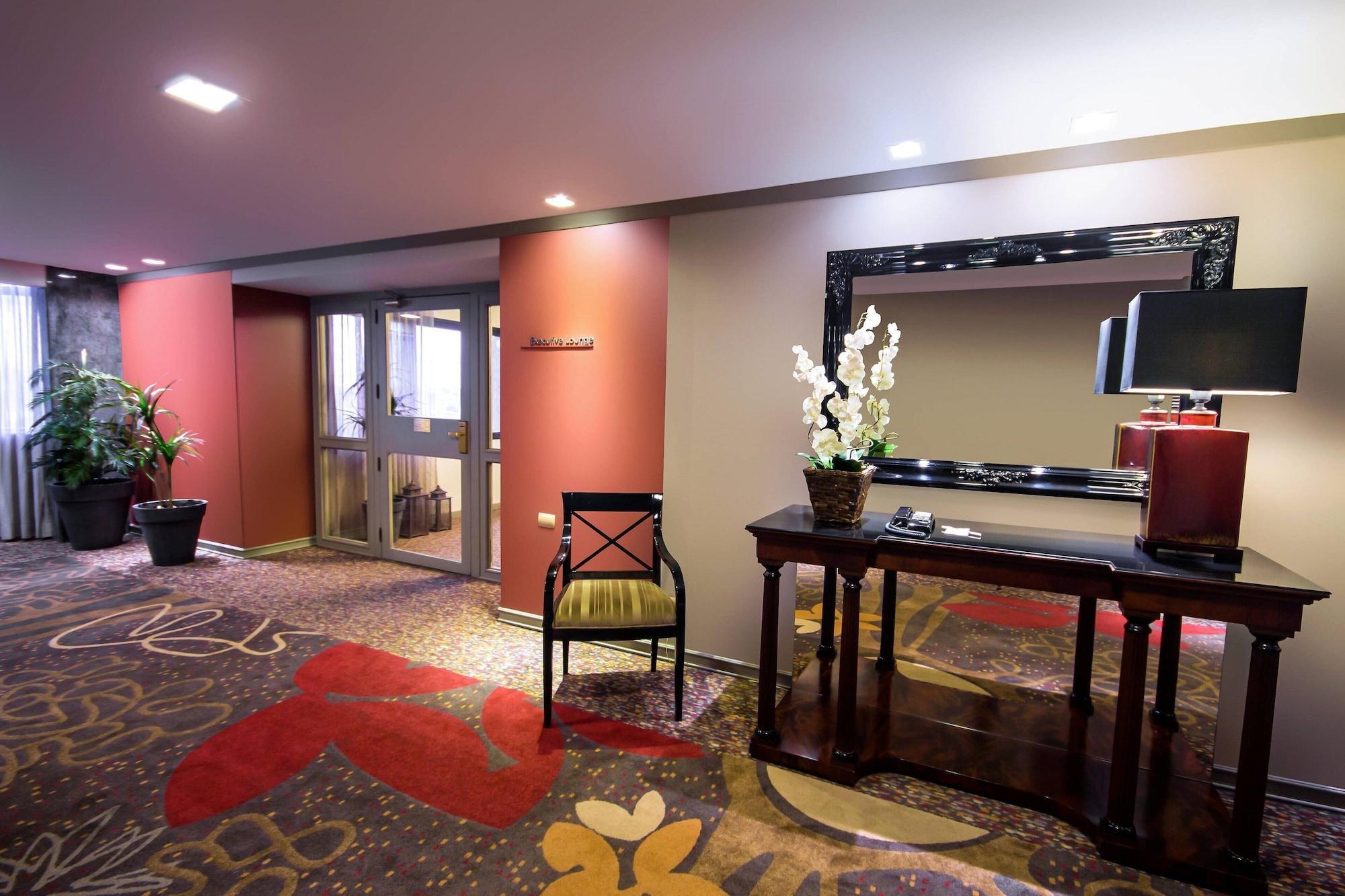 상파울로 에어포트 메리어트 호텥 호텔 과룰류스 외부 사진 The lobby of the hotel