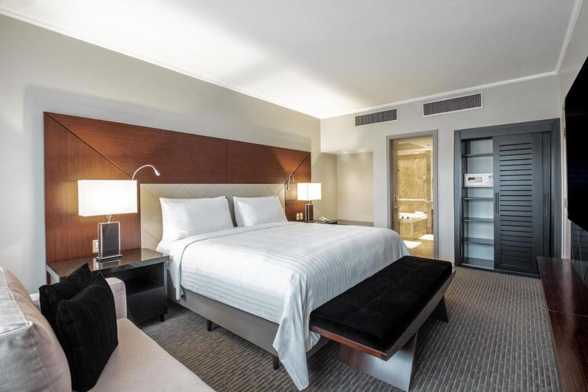 상파울로 에어포트 메리어트 호텥 호텔 과룰류스 외부 사진 A bedroom at the hotel