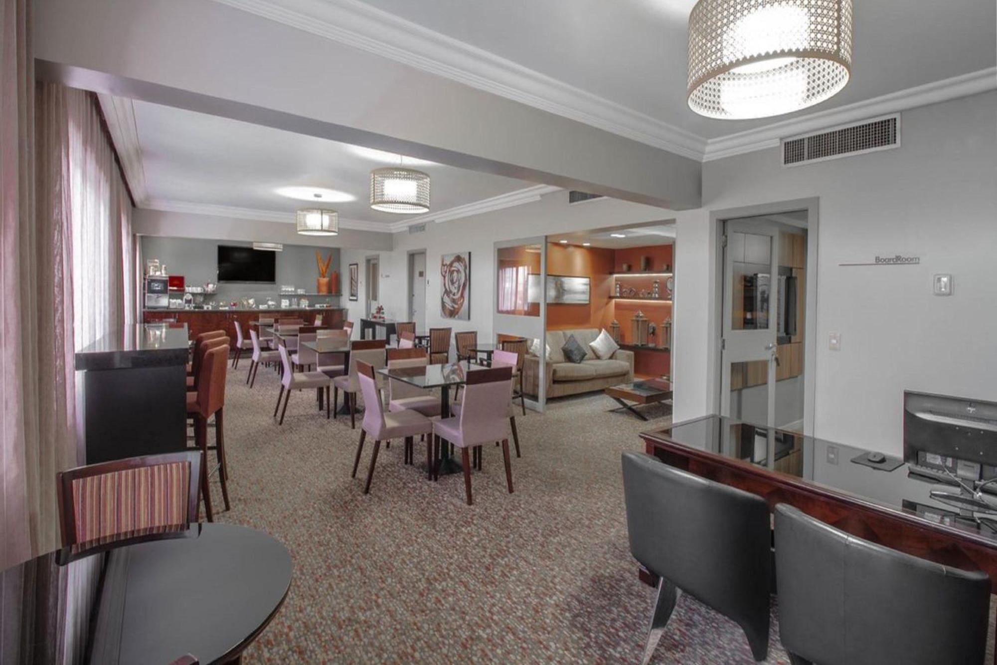 상파울로 에어포트 메리어트 호텥 호텔 과룰류스 외부 사진 The lounge at the airport